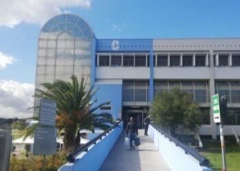 Con 40 di febbre aspetta 8 ore senza tachipirina e senza mangiare, ma il Policlinico smentisce: “Ha rifiutato il ricovero”