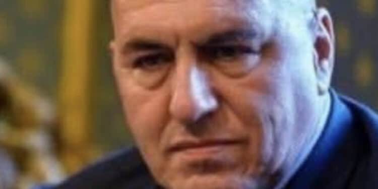 Il ministro Crosetto bloccato a Dubai torna in Italia con un volo militare: “Rientrerò da solo, niente strumentalizzazioni”