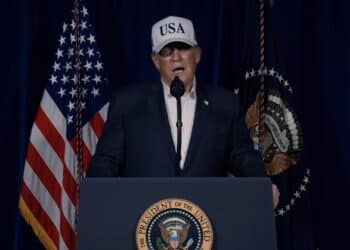 Proseguono gli attacchi sull’Iran, Trump: “48 comandanti eliminati in un colpo”