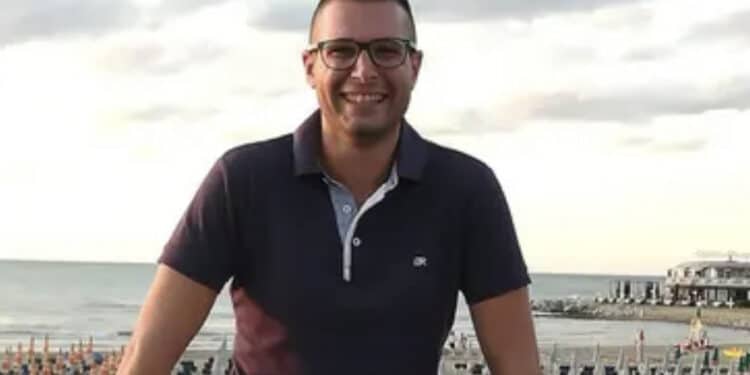 Uccide il figlio ubriaco che aggrediva la moglie: condannato a 11 anni