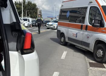 Cagliari, investita una ragazza vicino a una scuola in viale Marconi: corsa in ospedale, è gravissima