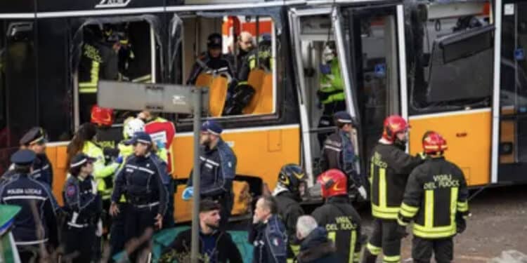 Tragedia del tram deragliato a Milano: esami sulla scatola nera e sul telefono