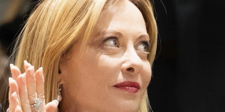 Giorgia Meloni in tv: “Intervenire a Hormuz sarebbe un passo verso il coinvolgimento”