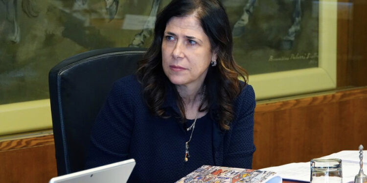 Energia, la Sardegna impugna la legge sulle aree idonee. Todde: “Difendiamo le nostre prerogative e il nostro territorio”