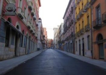 Cagliari, oltre 500 firme raccolte contro la chiusura di via Sassari: “Rimodulare il decreto per ascoltare le rivendicazioni di tutta la collettività”