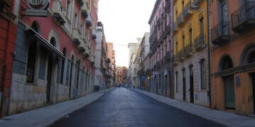Cagliari, oltre 500 firme raccolte contro la chiusura di via Sassari: “Rimodulare il decreto per ascoltare le rivendicazioni di tutta la collettività”