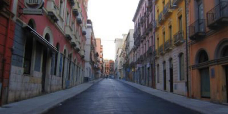 Cagliari, oltre 500 firme raccolte contro la chiusura di via Sassari: “Rimodulare il decreto per ascoltare le rivendicazioni di tutta la collettività”