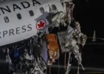 New York, tragico incidente in aeroporto fra aereo e camion: morti pilota e co-pilota