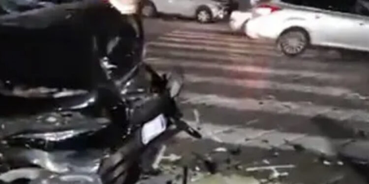 Due donne travolte e uccise mentre attraversano la strada: fermato un 34enne