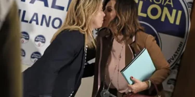 Santanchè a lavoro a Villa Ada, le opposizioni presentano doppia mozione di sfiducia