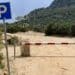 Porto Sa Ruxi, strada sbarrata per accedere alla spiaggia: “Come passerebbe un’ambulanza?”