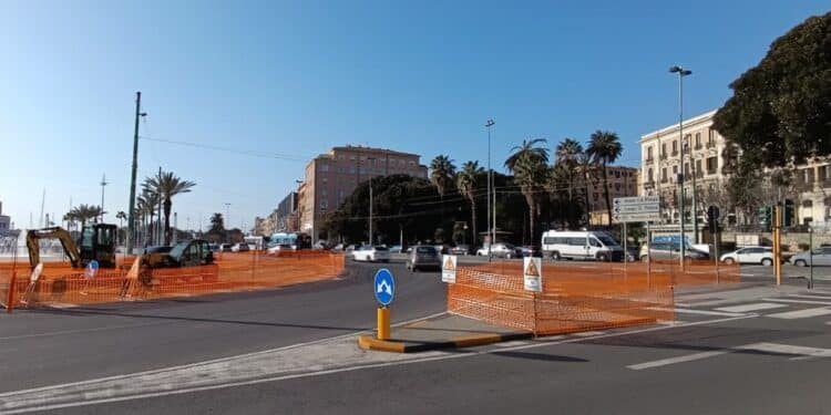 Cagliari, nascono le nuove rotatorie nelle piazze Amendola e Deffenu: ecco la rivoluzione del traffico per un anno intero