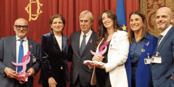 Tumore mammario, Massimo Dessena ambasciatore in rosa a Montecitorio