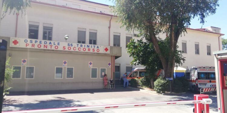 Cagliari, investito a 96 anni in via Stamira: è gravissimo al Santissima Trinità