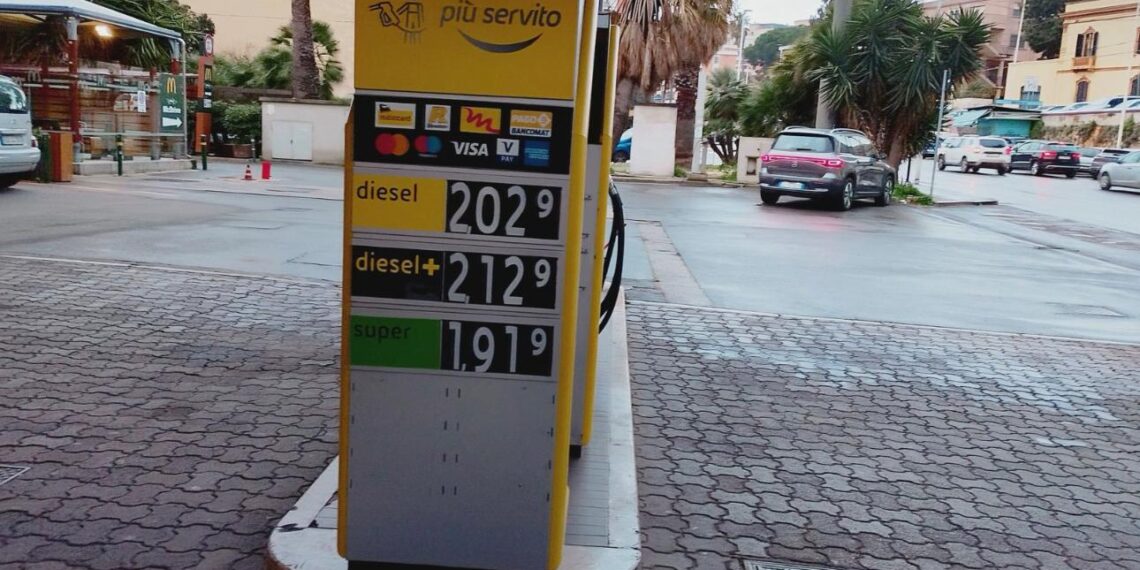 Cagliari, la benzina vola quasi a due euro: i primi effetti della guerra sui consumatori