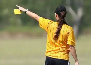 Arbitra minorenne presa a schiaffi da un dirigente a Sarroch, garante infanzia: “Superato ogni limite”