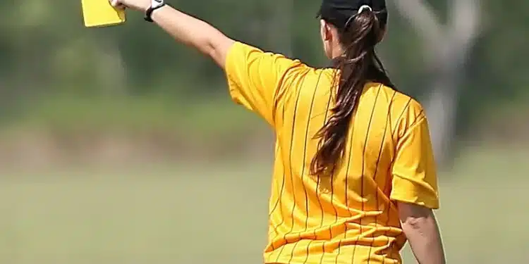 Arbitra minorenne presa a schiaffi da un dirigente a Sarroch, garante infanzia: “Superato ogni limite”