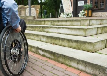 Barriere architettoniche, Cagliari all’anno zero: per abbatterle non esiste neanche un piano