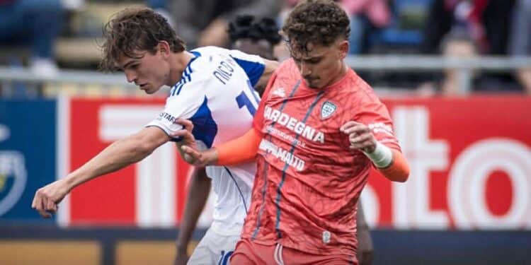 Cagliari-Como 1-2, non basta una grande prestazione rossoblù: Pisacane non riesce più a vincere