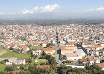 Malore improvviso a Gonnosfanadiga, scende dalla macchina e muore