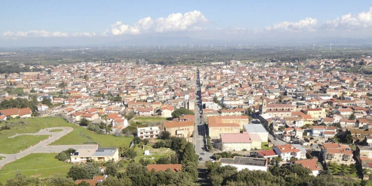 Malore improvviso a Gonnosfanadiga, scende dalla macchina e muore