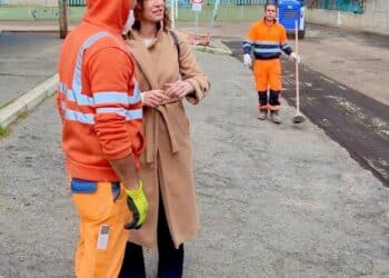 A Pirri super lavori davanti al mercato: “Nuovo asfalto e soluzioni in vista per le radici, cantiere in via dei Partigiani”