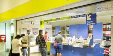 Cagliari, truffa online smascherata dal personale di un ufficio postale: salvo il conto di un cliente