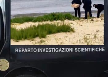 Capoterra, Ris al lavoro per identificare i resti metallici rinvenuti in spiaggia dopo il ciclone