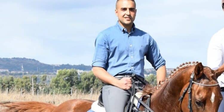Borore, tragedia alla festa di San Lussorio: Omar Barranca cade da cavallo e muore