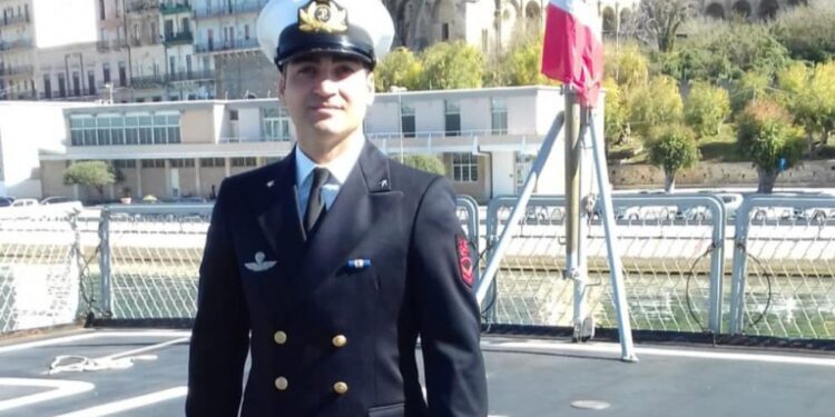 Capoterra, salvò una donna caduta in mare con l’auto, per Alessio Baire arriva la medaglia d’oro