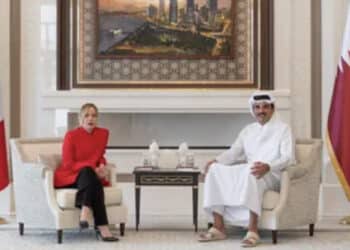 Meloni in visita in Qatar: “Se l’escalation peggiora anche l’Italia potrebbe non avere l’energia necessaria”