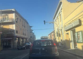 Cagliari, traffico impazzito anche a Pirri: la chiusura di via Vesalio provoca il caos