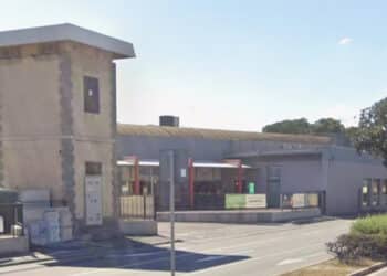 Cagliari, ha un infarto durante una consegna e la commessa gli salva la vita: “Un monumento non basterebbe per ricambiare”