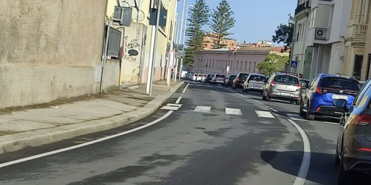 Cagliari, ennesima mattinata di traffico e ingorghi: bloccato viale San Vincenzo