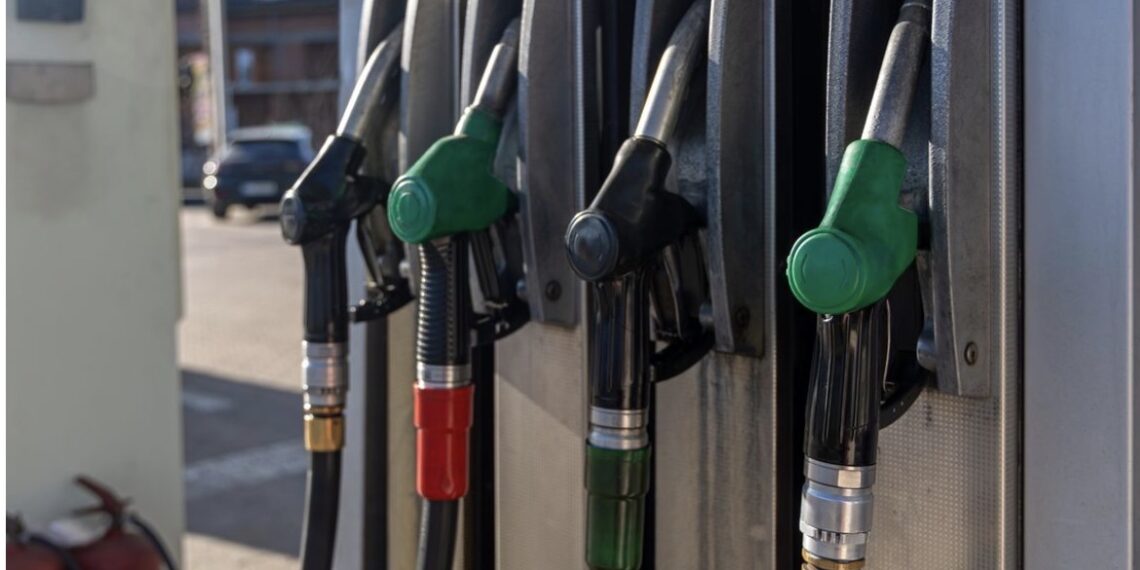 Crisi carburante, super vertice con la Saras in Regione: “Studiamo soluzioni per tutelare i sardi”