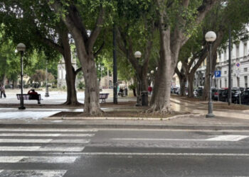 Cagliari, malata oncologica aggredita verbalmente in piazza del Carmine per non aver dato l’elemosina