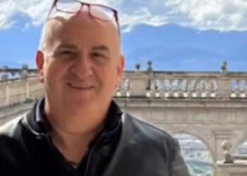 Cagliari, pizzaiolo aggredito in corso Vittorio Emanuele per aver difeso una turista scippata: “Una scena bruttissima, c’era paura vera”