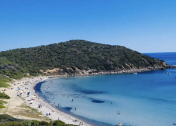 Quartu Sant’Elena, auto erotismo a Mari Pintau: “Si apposta nudo dietro i cespugli per guardare le ragazze”