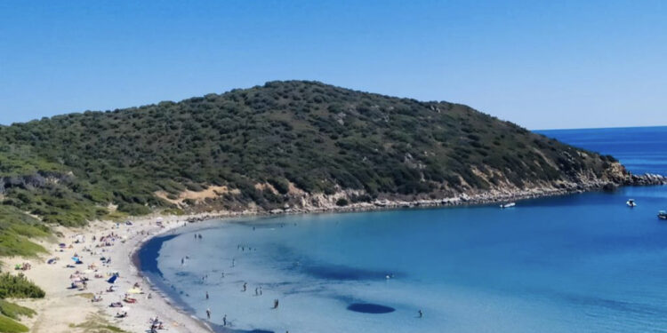 Quartu Sant’Elena, auto erotismo a Mari Pintau: “Si apposta nudo dietro i cespugli per guardare le ragazze”