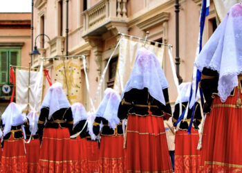 Il Gruppo Folk Città di Assemini festeggia i ’70/’90 anni: un libro per raccontare ai giovani la storia delle tradizioni locali