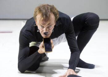 “Una giornata qualunque del danzatore Gregorio Samsa” con Lorenzo Gleijeses al Teatro Massimo di Cagliari