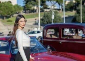 Cagliari, auto d’epoca in passerella al molo di Su Siccu