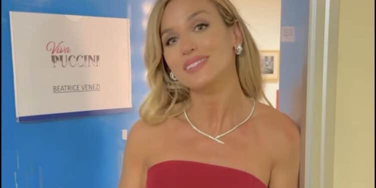 La Fenice licenzia Beatrice Venezi: “Offese la Fondazione e l’Orchestra”