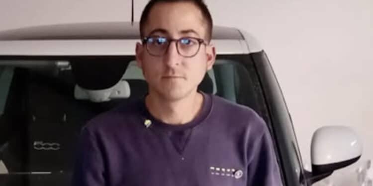 Picchiato da un gruppo di ragazzi fuori da un locale, Fabio muore a 36 anni dopo una lunga agonia