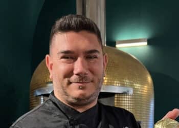 Cagliari, la pizzeria scappa da piazza del Carmine: “Impossibile lavorare in pieno degrado, una ferita aperta”