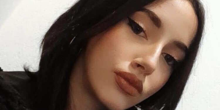 Auto finisce in una scarpata: Rita muore a 18 anni