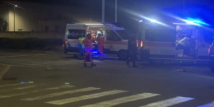 Cagliari, tragedia sfiorata nella notte in viale Poetto: terribile incidente con due feriti