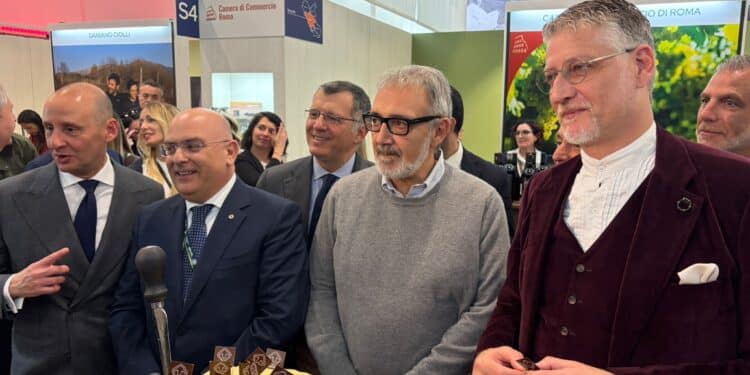 Il Pecorino Romano debutta a Vinitaly: il formaggio dalla Sardegna conquista i visitatori a Verona
