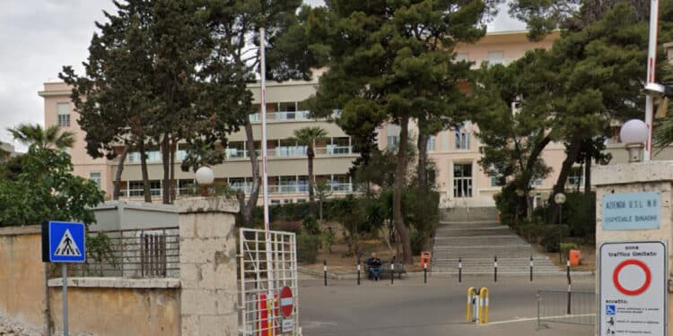 Cagliari, centro vaccini dal Binaghi a piazza De Gasperi: “Inaccettabile, zero garanzie e disagi per i cittadini”