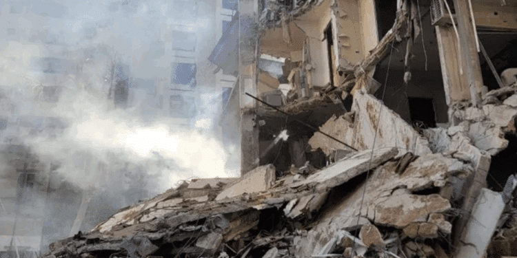 L’Iran: “Riblocchiamo Hormuz”. I bombardamenti israeliani sul Libano fanno infuriare i pasdaran, tregua a rischio